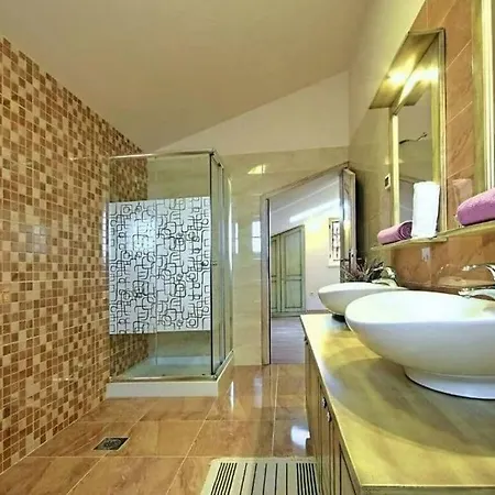 Casa Clara Comfortable Holiday Vila Kastelir
