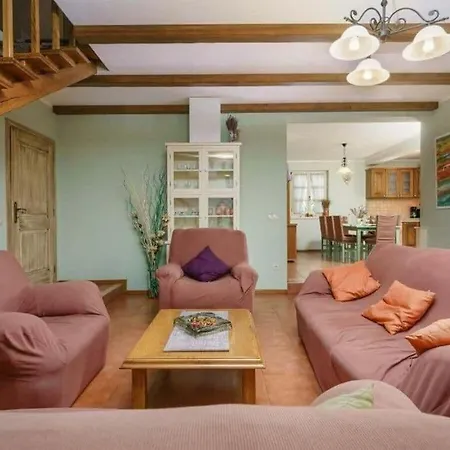Casa Clara Comfortable Holiday * Kastelir