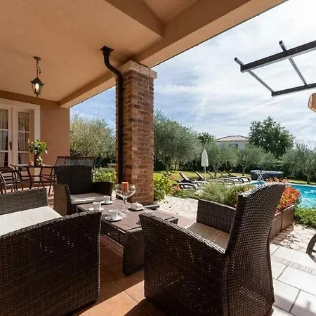 Casa Clara Comfortable Holiday Vila Kastelir