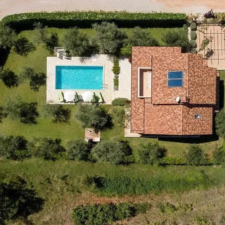 Casa Clara Comfortable Holiday Kastelir